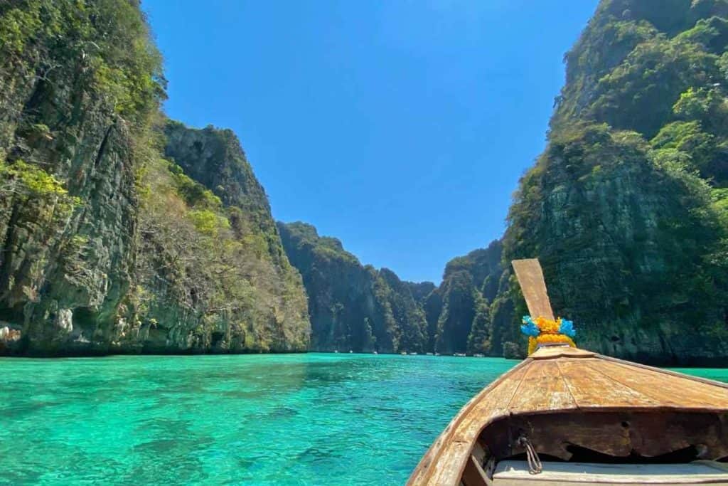 essay about tourist attraction in thailand